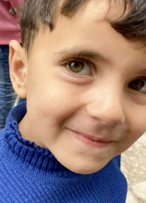 صورة لطفل التقى به المشروع